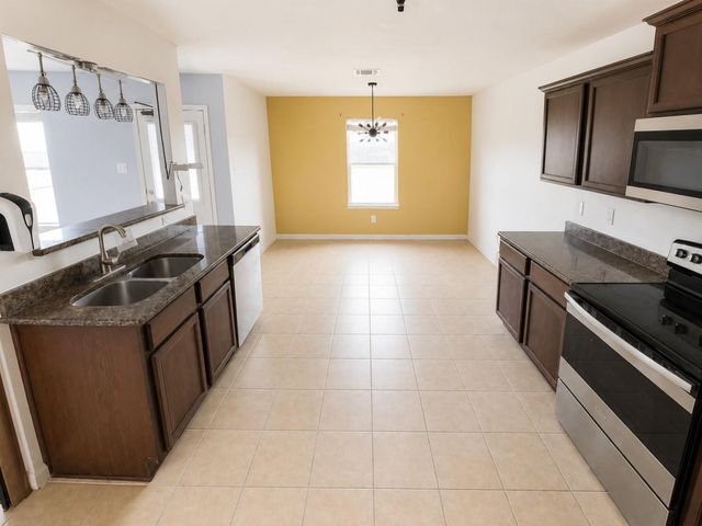 341 Comanche Plains Road, La Marque, TX 77568