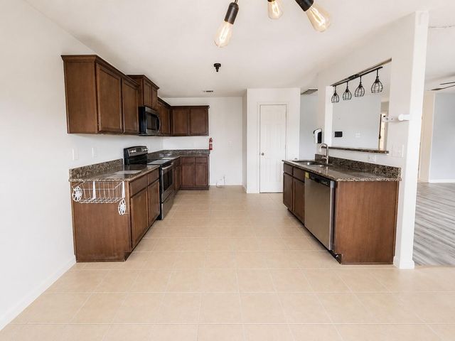 341 Comanche Plains Road, La Marque, TX 77568