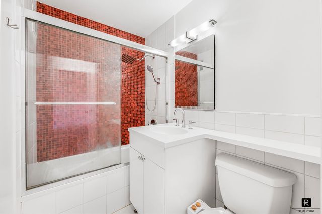 244 Madison Ave Apt 11L, New York City, NY 10016