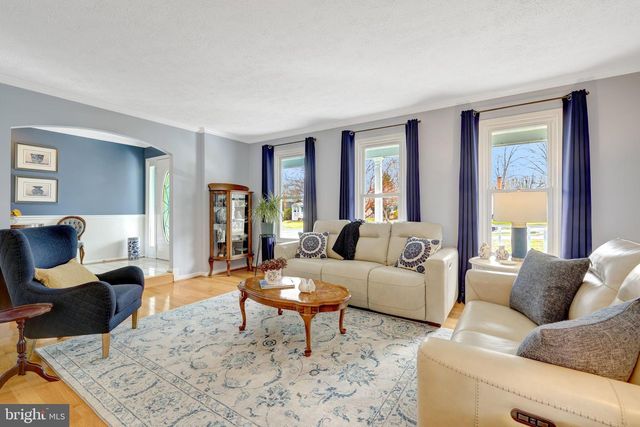 34 LIPSCOMB CT, Sterling, VA 20165