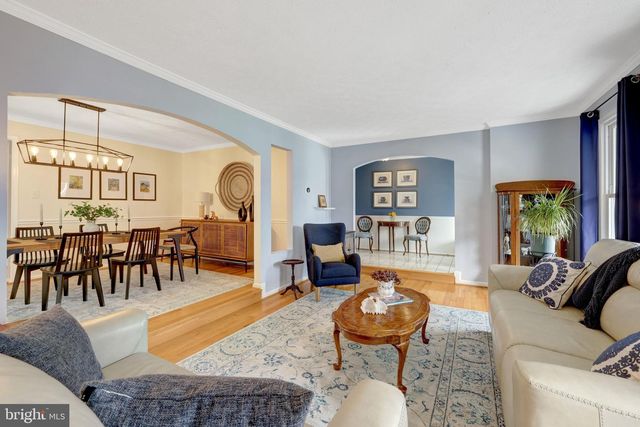 34 LIPSCOMB CT, Sterling, VA 20165