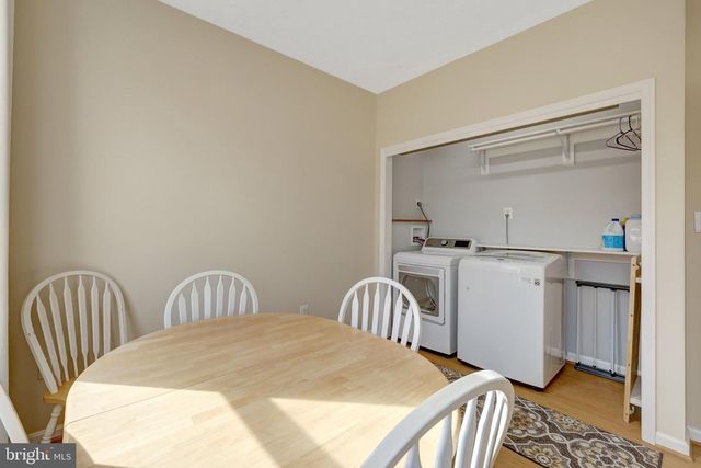 34 LIPSCOMB CT, Sterling, VA 20165