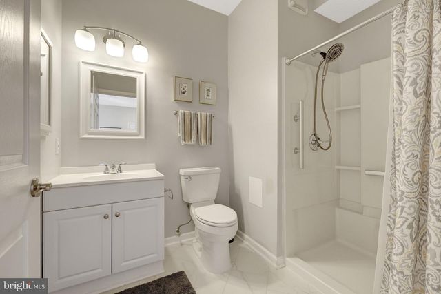 34 LIPSCOMB CT, Sterling, VA 20165