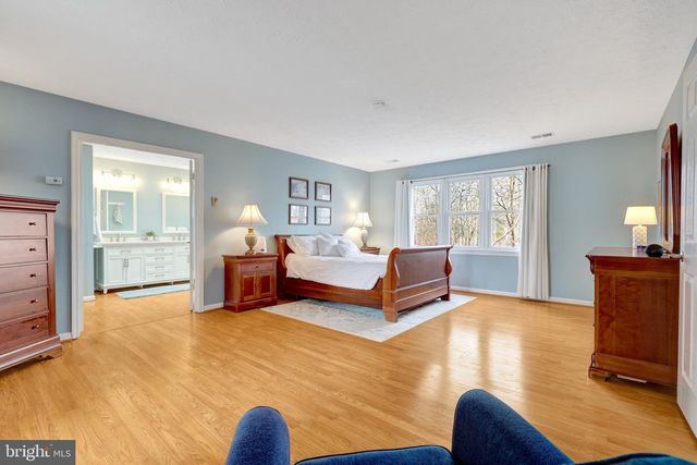 34 LIPSCOMB CT, Sterling, VA 20165