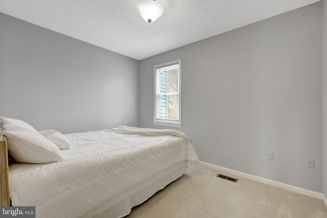 34 LIPSCOMB CT, Sterling, VA 20165