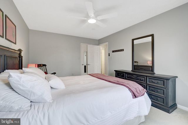 34 LIPSCOMB CT, Sterling, VA 20165