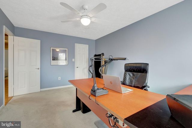 34 LIPSCOMB CT, Sterling, VA 20165