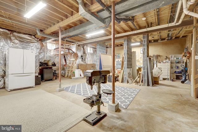 34 LIPSCOMB CT, Sterling, VA 20165