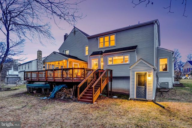 34 LIPSCOMB CT, Sterling, VA 20165