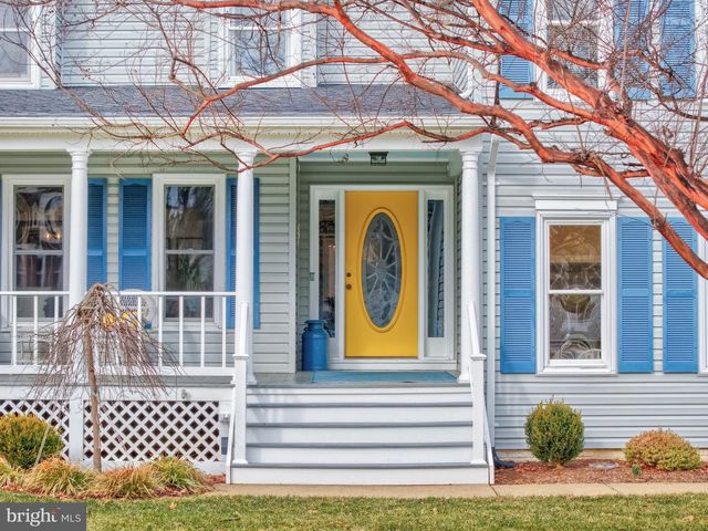 34 LIPSCOMB CT, Sterling, VA 20165