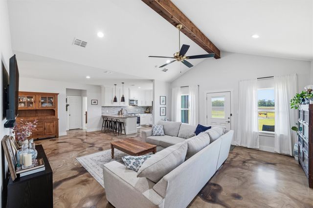 405 Advance Road, Weatherford, TX 76088