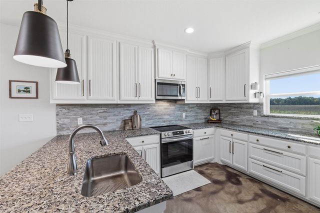 405 Advance Road, Weatherford, TX 76088