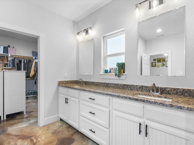 405 Advance Road, Weatherford, TX 76088