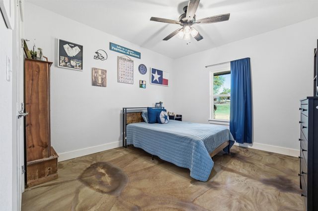 405 Advance Road, Weatherford, TX 76088