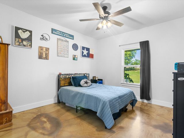 405 Advance Road, Weatherford, TX 76088