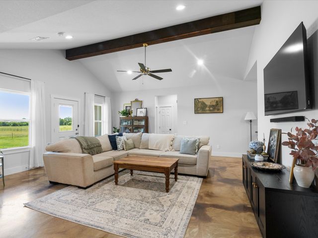 405 Advance Road, Weatherford, TX 76088