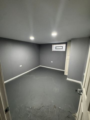 9556 S Forest Avenue, Chicago, IL 60628