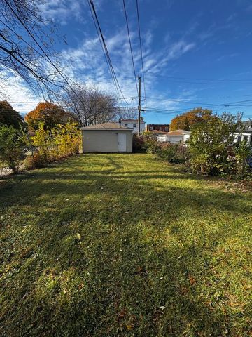 9556 S Forest Avenue, Chicago, IL 60628