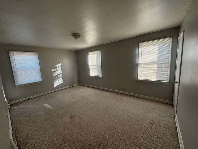 9556 S Forest Avenue, Chicago, IL 60628