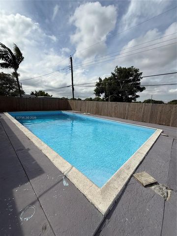 1825 SW 43rd Ave, Fort Lauderdale, FL 33317