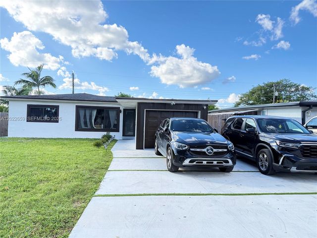 1825 SW 43rd Ave, Fort Lauderdale, FL 33317