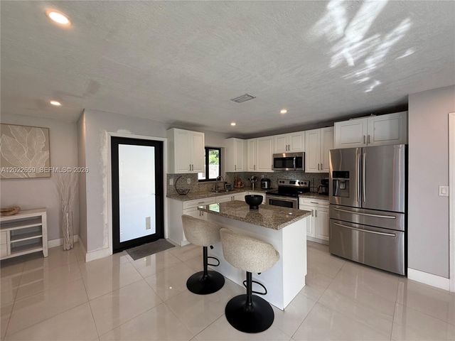 1825 SW 43rd Ave, Fort Lauderdale, FL 33317