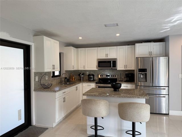 1825 SW 43rd Ave, Fort Lauderdale, FL 33317