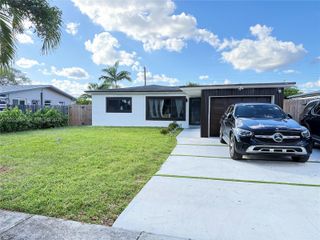 1825 SW 43rd Ave, Fort Lauderdale, FL 33317
