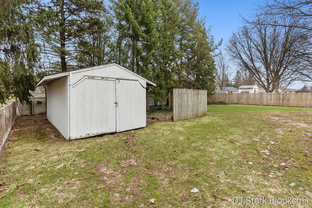 7154 Westwood Drive, Jenison, MI 49428