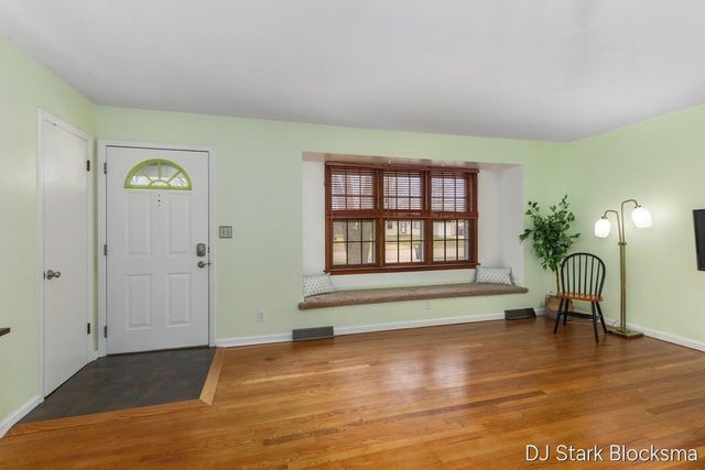 7154 Westwood Drive, Jenison, MI 49428