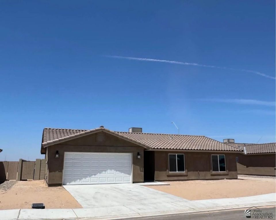 7338 E 44th Pl, Yuma, AZ 85365