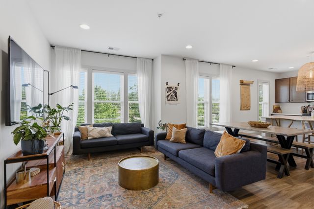 4303 Gallatin Pike Apt 202, Nashville, TN 37216
