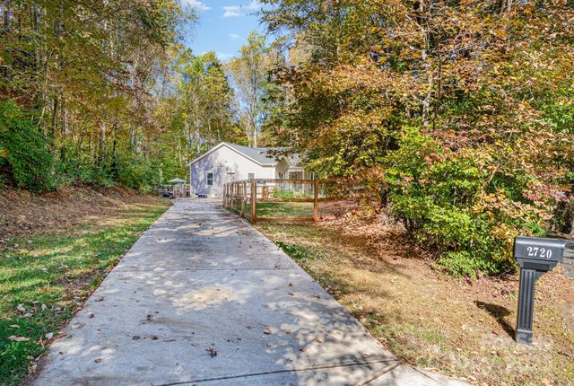 2720 Kendrick Drive, Charlotte, NC 28214
