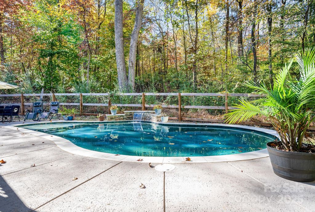 2720 Kendrick Drive, Charlotte, NC 28214