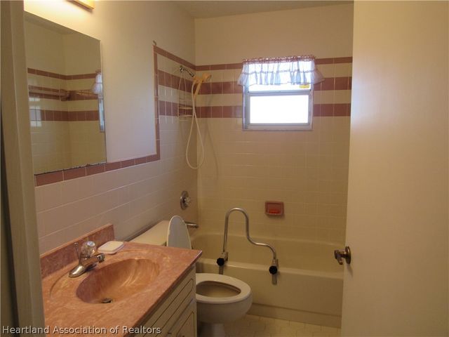 108 Grenada Street NE, Lake Placid, FL 33852