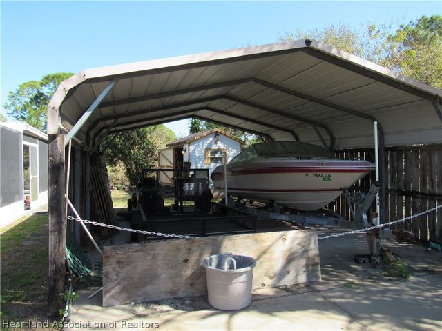 108 Grenada Street NE, Lake Placid, FL 33852