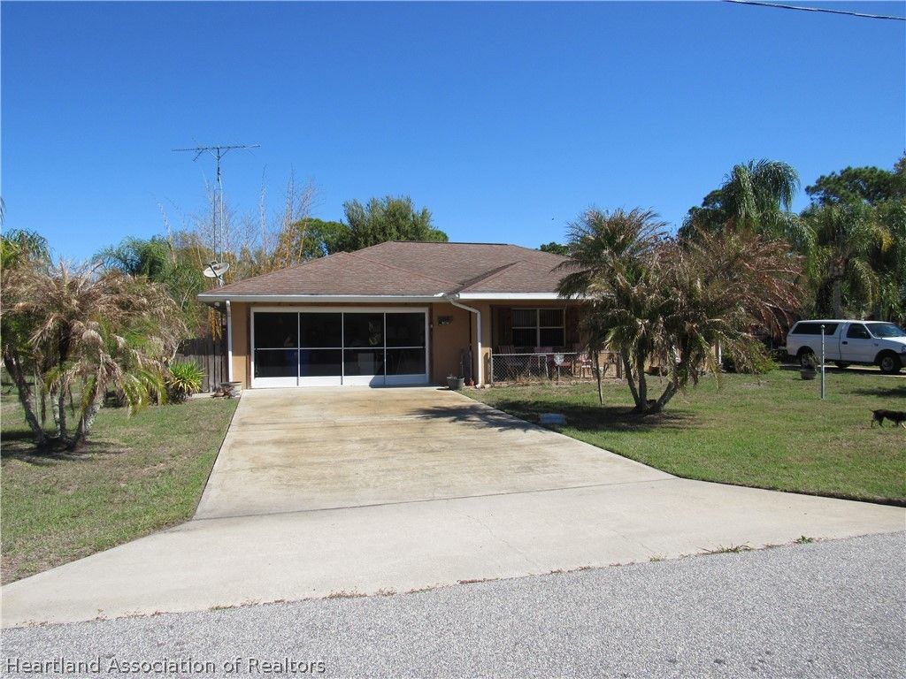 108 Grenada Street NE, Lake Placid, FL 33852