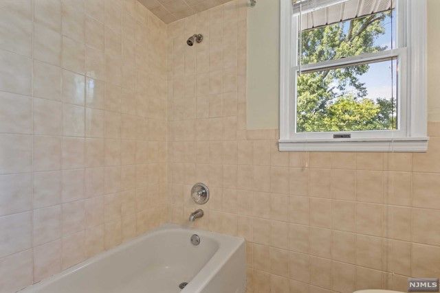 19 Giannone Road, Wayne, NJ 07470