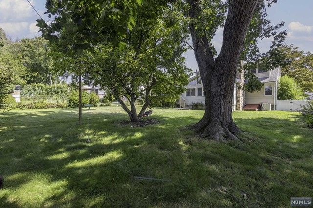 19 Giannone Road, Wayne, NJ 07470