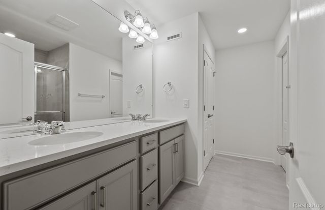 4066 Nottingham Circle, Independence Charter Township, MI 48346