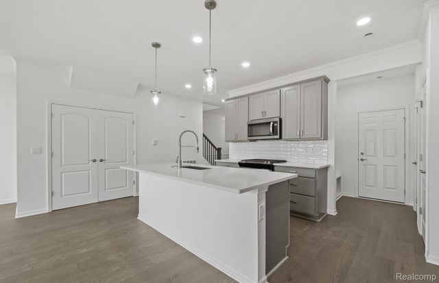 4066 Nottingham Circle, Independence Charter Township, MI 48346