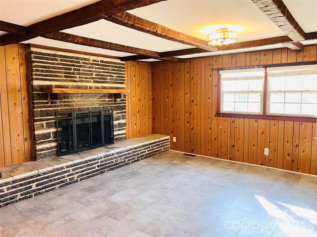 400 Stroupe Street, Mount Holly, NC 28120