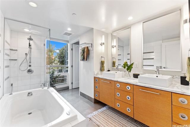1177 Queen Street 708, Honolulu, HI 96814