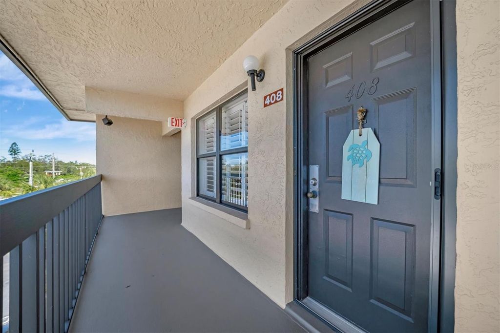 Image 2 of property listing at 625 30TH AVENUE W G408, Bradenton, FL 34205