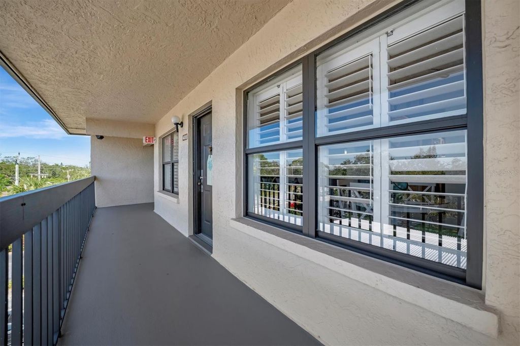 Image 3 of property listing at 625 30TH AVENUE W G408, Bradenton, FL 34205
