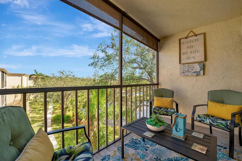 Image 21 of property listing at 625 30TH AVENUE W G408, Bradenton, FL 34205