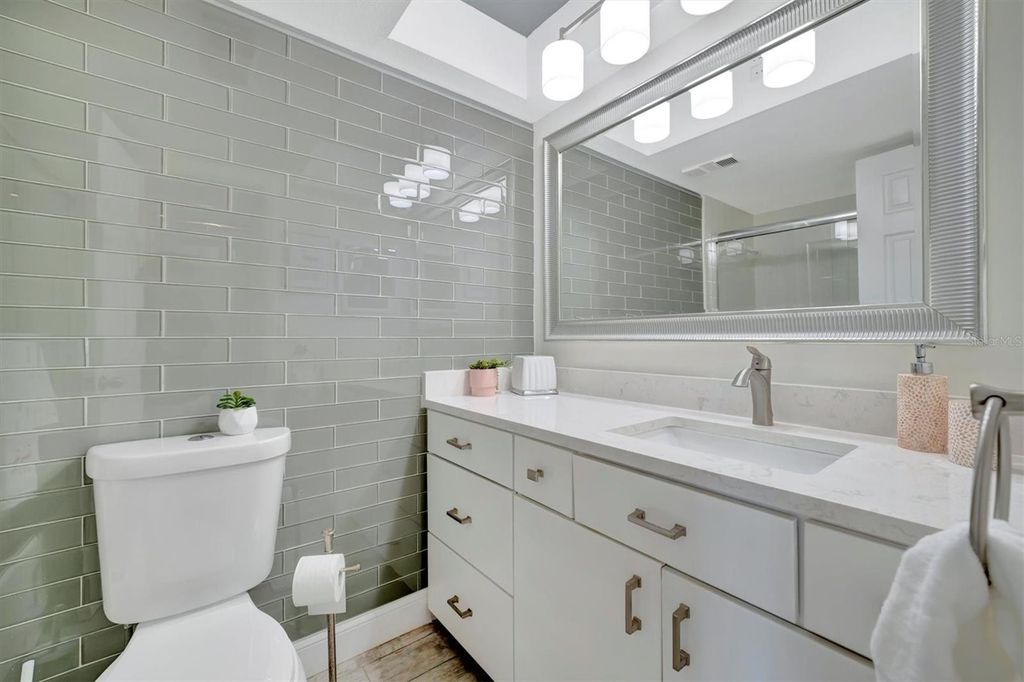 Image 25 of property listing at 625 30TH AVENUE W G408, Bradenton, FL 34205