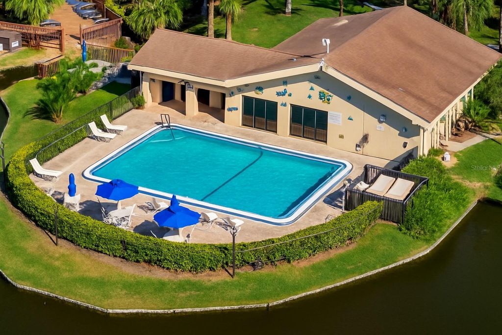 Image 30 of property listing at 625 30TH AVENUE W G408, Bradenton, FL 34205