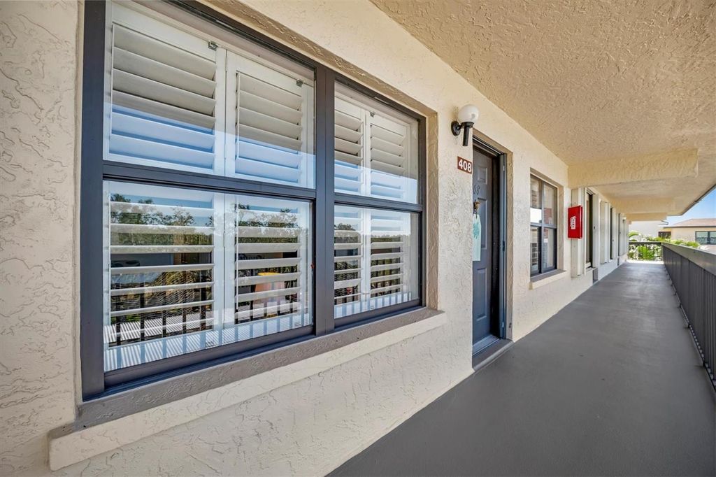 Image 4 of property listing at 625 30TH AVENUE W G408, Bradenton, FL 34205