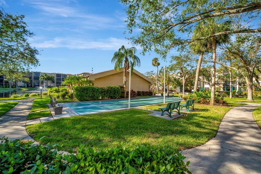 Image 41 of property listing at 625 30TH AVENUE W G408, Bradenton, FL 34205